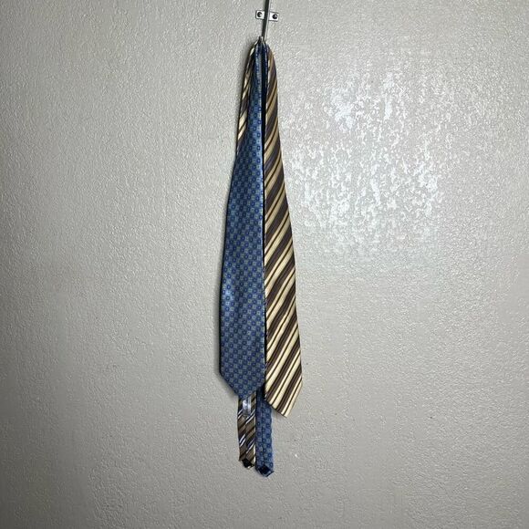 Dolce and Gabbana Tie Bundle - Picture 1 of 3